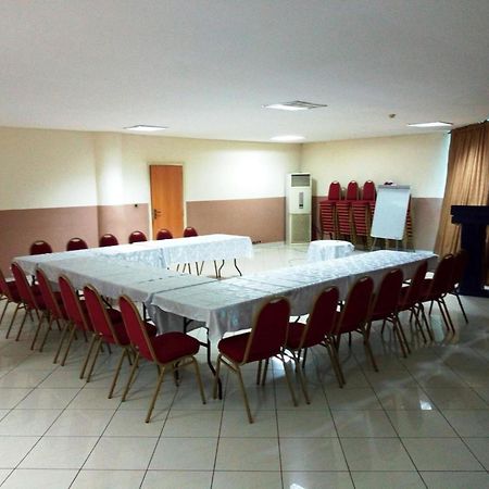 Room In Lodge - Golden Royale Hotel Enugu Eksteriør bilde