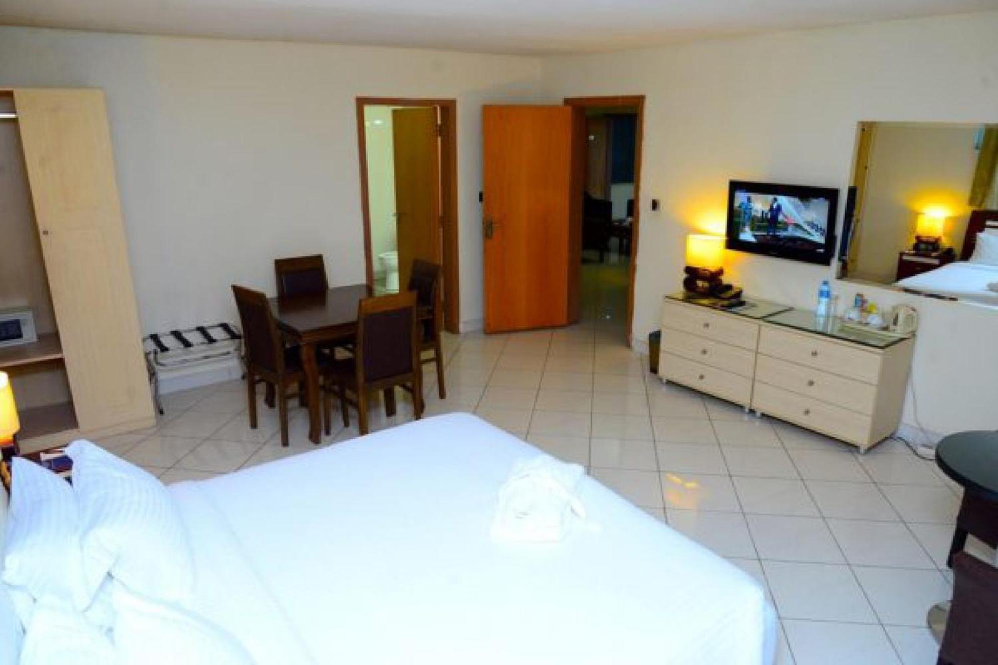Room In Lodge - Golden Royale Hotel Enugu Eksteriør bilde