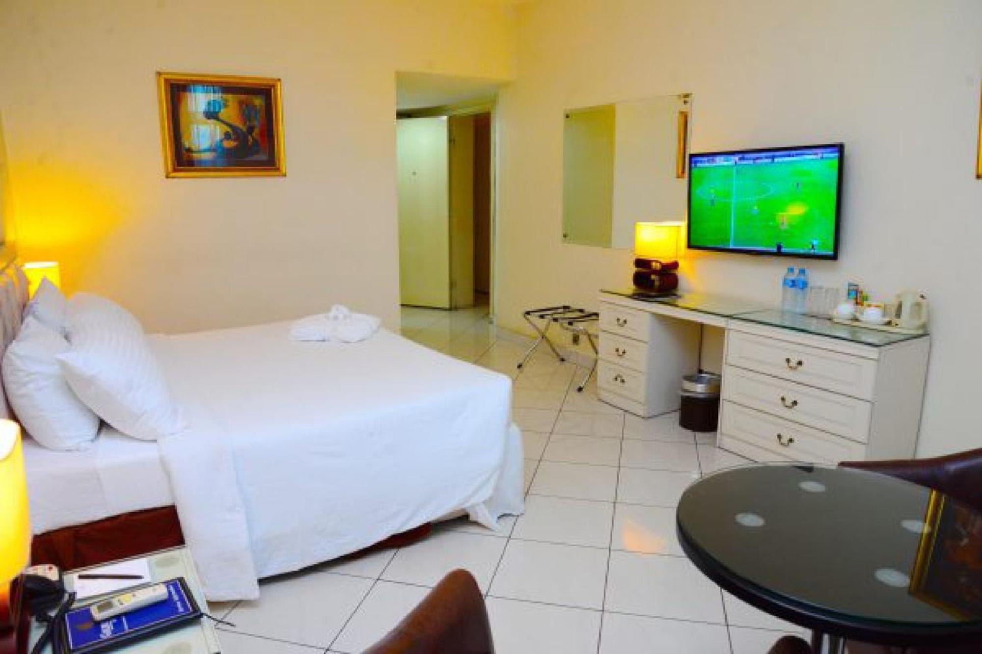 Room In Lodge - Golden Royale Hotel Enugu Eksteriør bilde