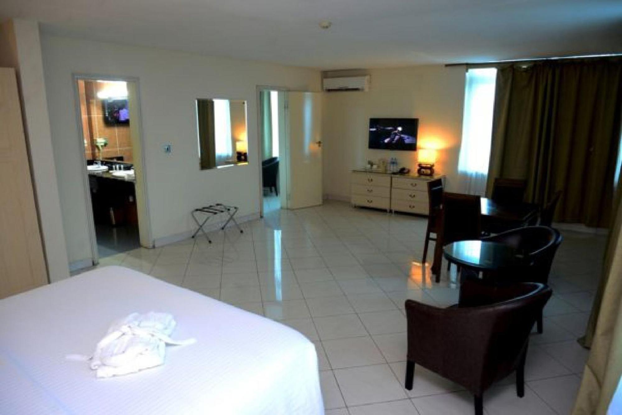 Room In Lodge - Golden Royale Hotel Enugu Eksteriør bilde