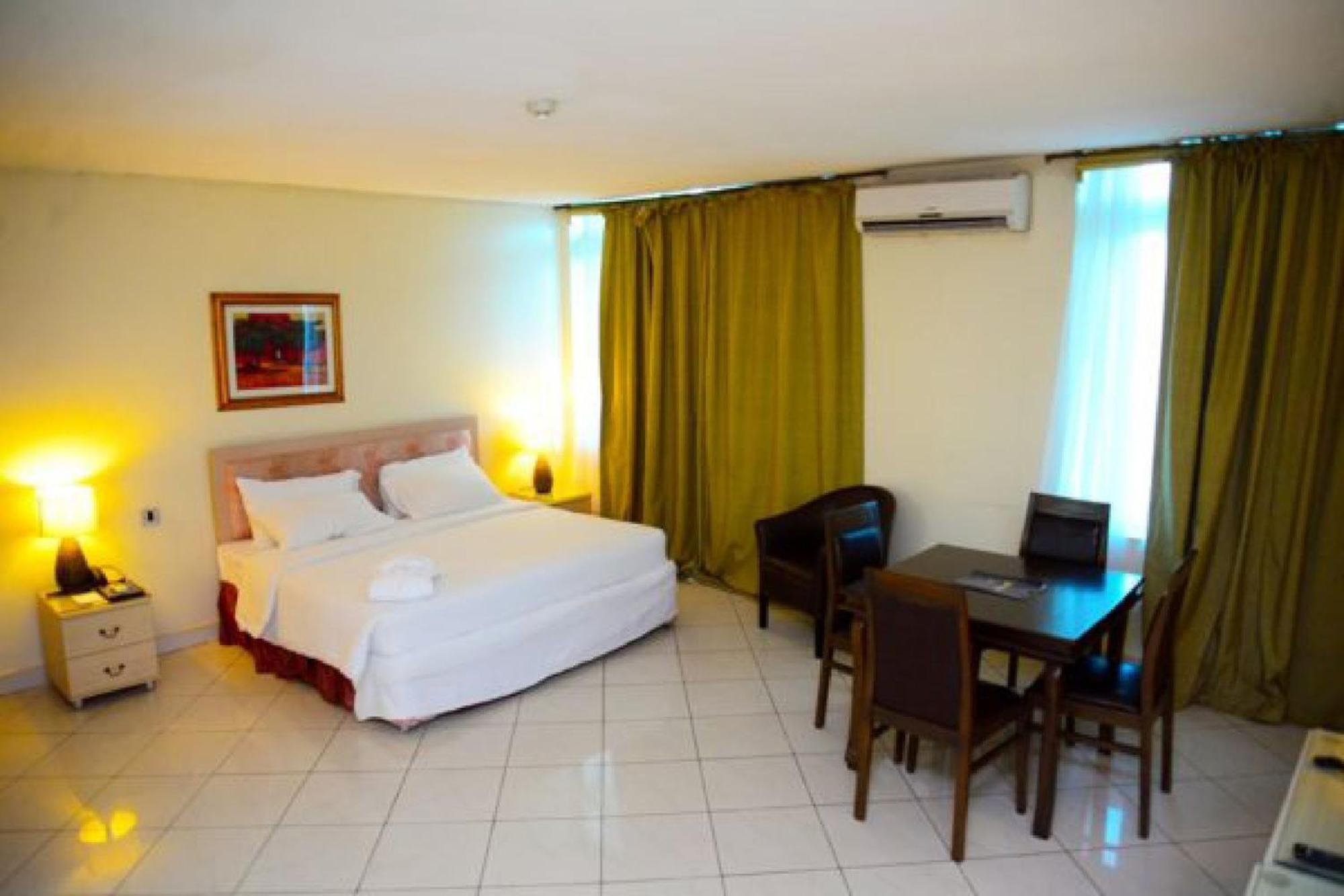 Room In Lodge - Golden Royale Hotel Enugu Eksteriør bilde